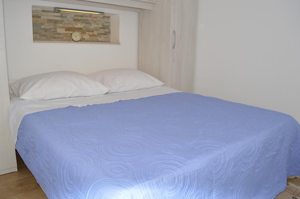 Apartment Andrija Vrbnik Esterno foto
