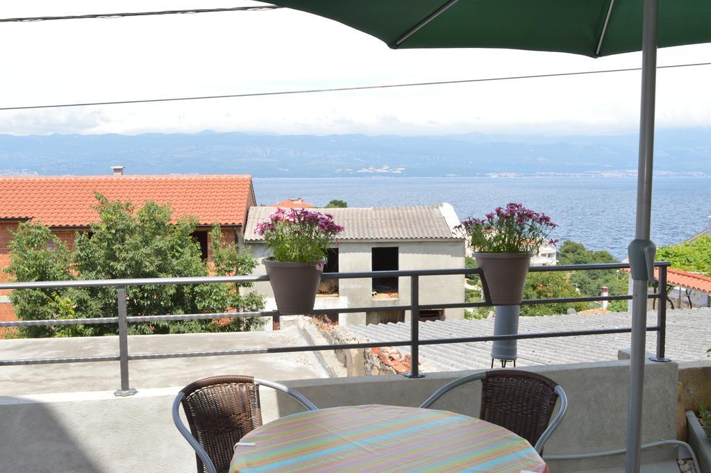 Apartment Andrija Vrbnik Esterno foto