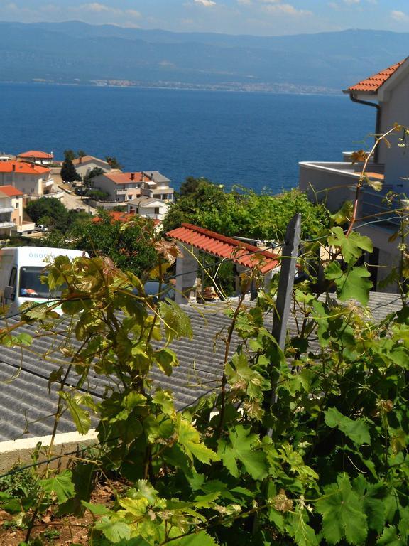 Apartment Andrija Vrbnik Esterno foto