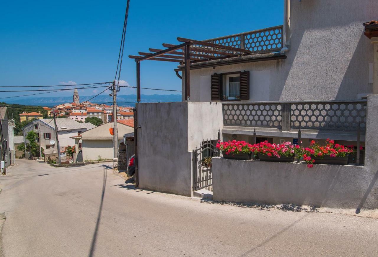 Apartment Andrija Vrbnik Esterno foto