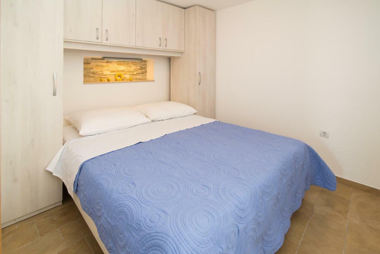 Apartment Andrija Vrbnik Esterno foto